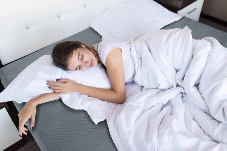 Preview: Erdungsprodukte® 90x200 cm Spannbetttuch B-Ware Preview: Eardungsspannbetttuch 90x200 cm Bett